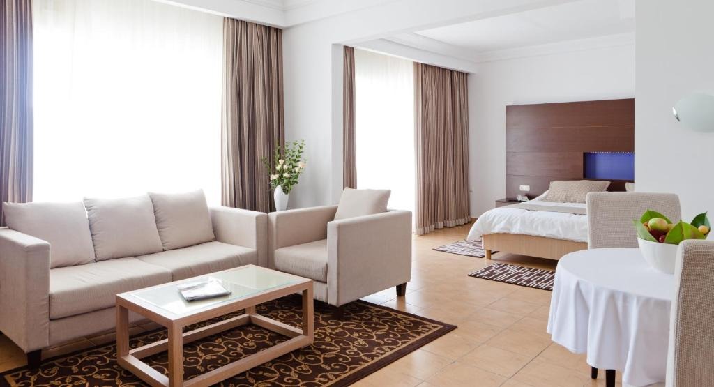 هتل ال مرادی کلاب کانتاوی